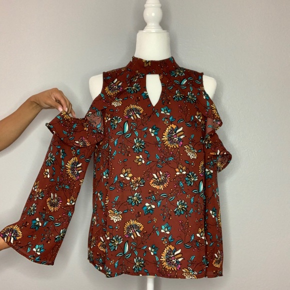 Floral Boho cold shoulder blouse - Picture 1 of 7
